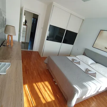 Marino - Sweet Comfort In City Center Apartment